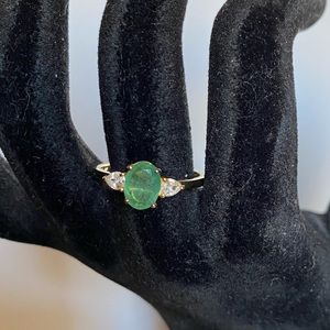 Dainty green stone, ring with diamond details